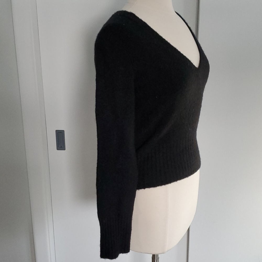 Express Sweater - Picture 3 of 4